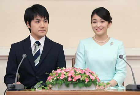 TOKYO: La principessa Mako rinuncia ai privilegi imperiali per amore